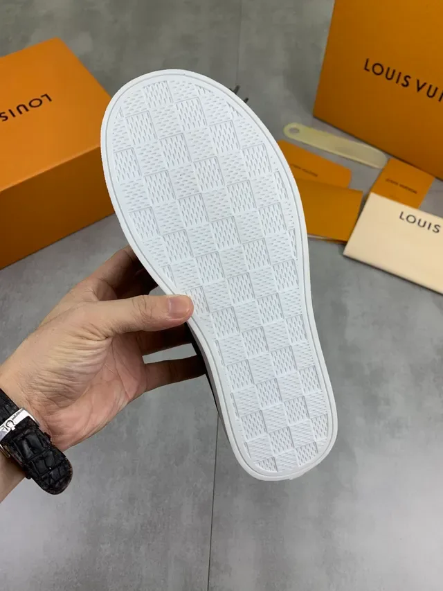 Louis Vuitton Tênis Lifestyle Preto Branco Lona Superior Cordões de Corda 2
