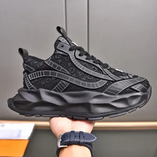 Louis Vuitton কালো সাদা Monogrammed Mesh Upper Sculpted Sole Chunky Sneakers