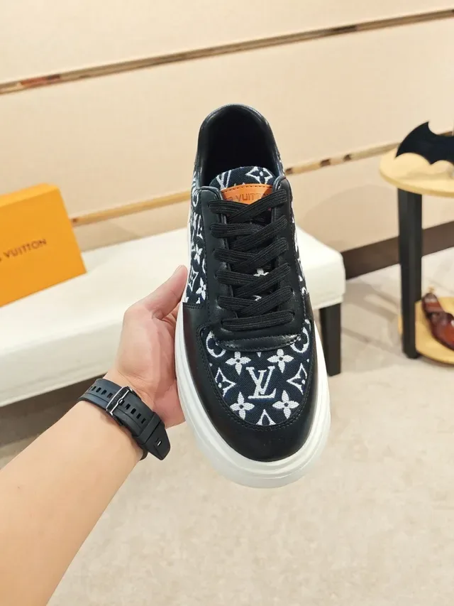 Louis Vuitton কালো সাদা মোনোগ্রামড টেক্সটাইল লেদার ওভারলে লাইফস্টাইল স্নিকার 5