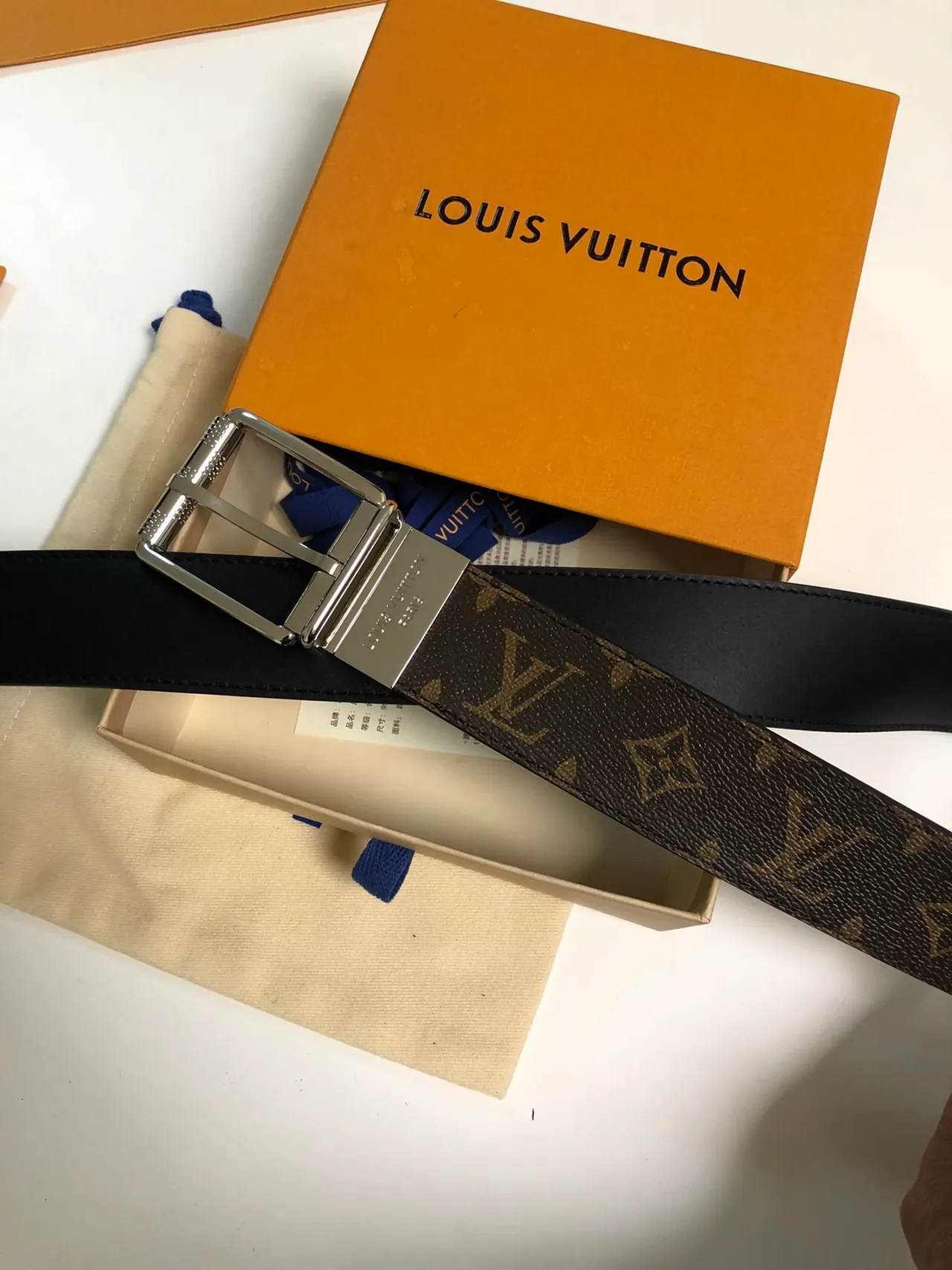 Louis Vuitton भूरा सोना मोनोग्राम कैनवास रिवर्सिबल सिल्वर टोन बकल चमड़े की बेल्ट 2