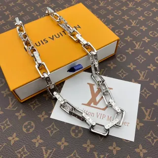 Colar Corrente Louis Vuitton Prata-Tono Gravado Motivo LV