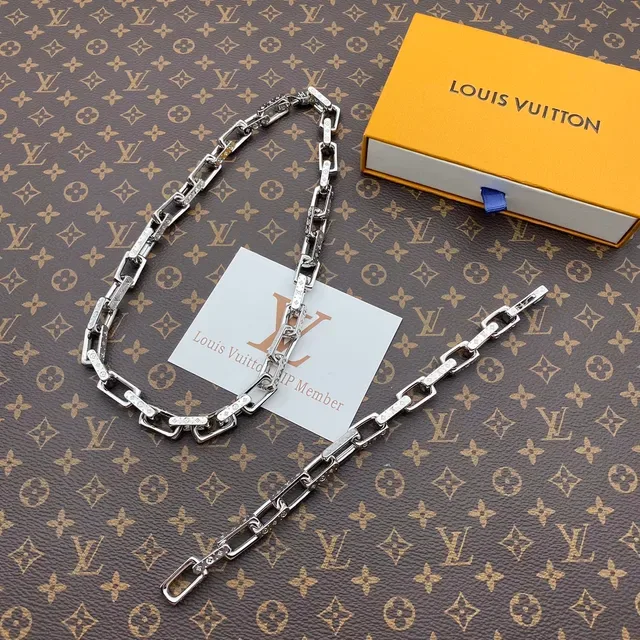 Louis Vuitton Chain Necklace Silver-Tone Engraved LV Motif Necklace 3