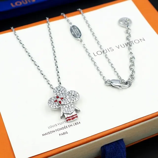 Louis Vuitton colar com pingente floral de cristal 4