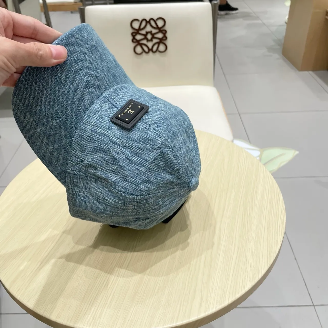 Louis Vuitton Casquette de baseball texturée en denim 4