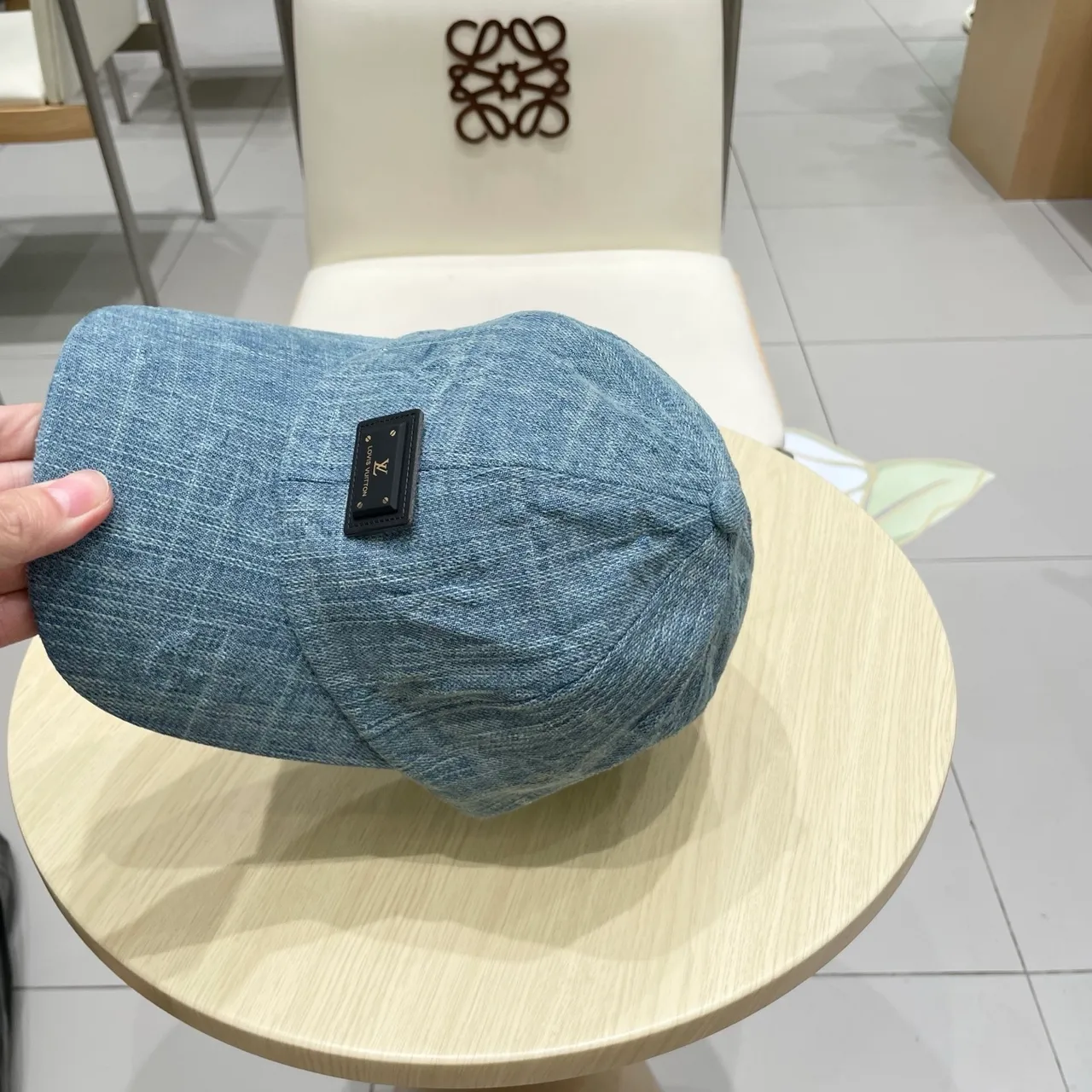 Louis Vuitton Casquette de baseball texturée en denim 5