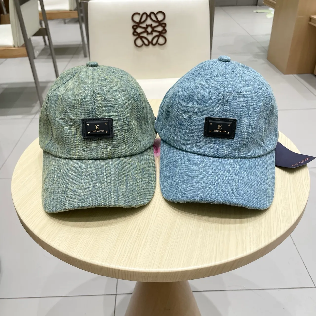 Louis Vuitton Casquette de baseball texturée en denim 6