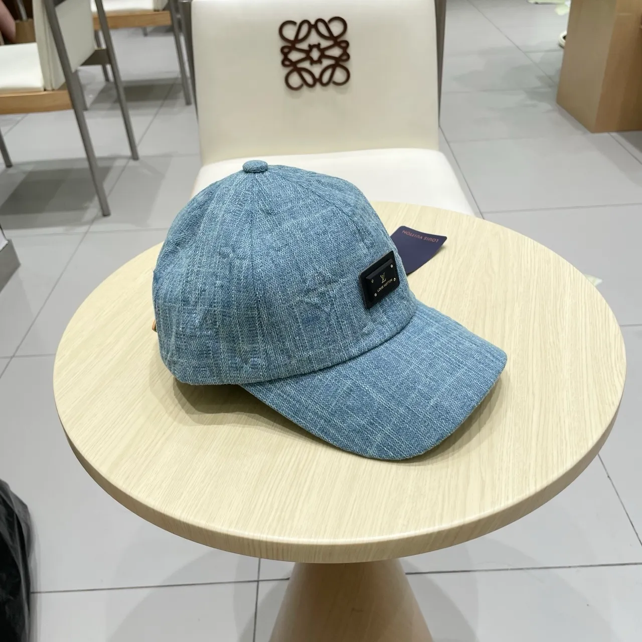 Louis Vuitton Casquette de baseball texturée en denim 8
