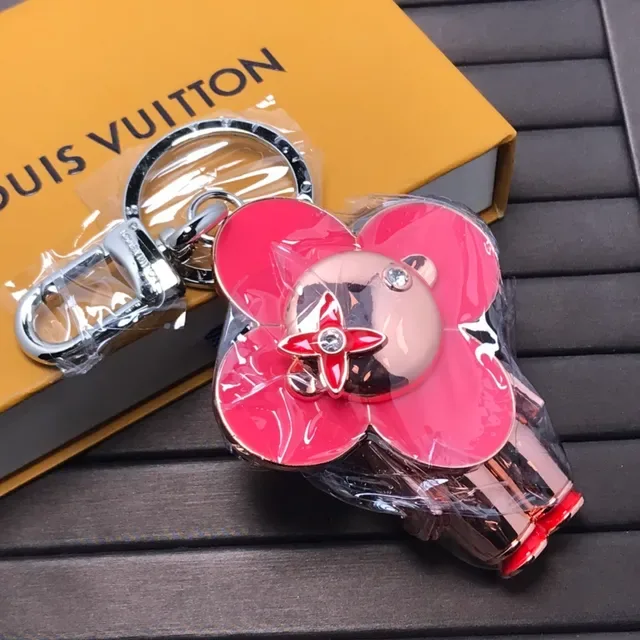 Louis Vuitton تعليقة زهرة وردي ذهبي إيمل معدني حقيبة كروس بودي 2