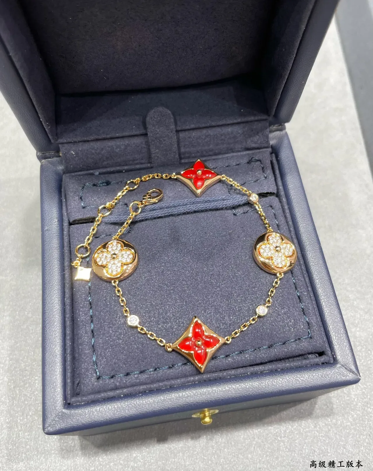 Louis Vuitton Pulsera Cadena Oro Rojo Esmaltada Colgantes Cuatrofoil Flor 6
