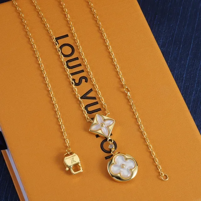Louis Vuitton 花朵金白色链条 珍珠母贝花卉吊坠 项链 4