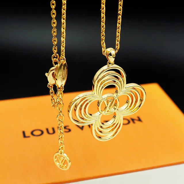 Louis Vuitton Flower Multi-Ring Floral Pendant Necklace 10