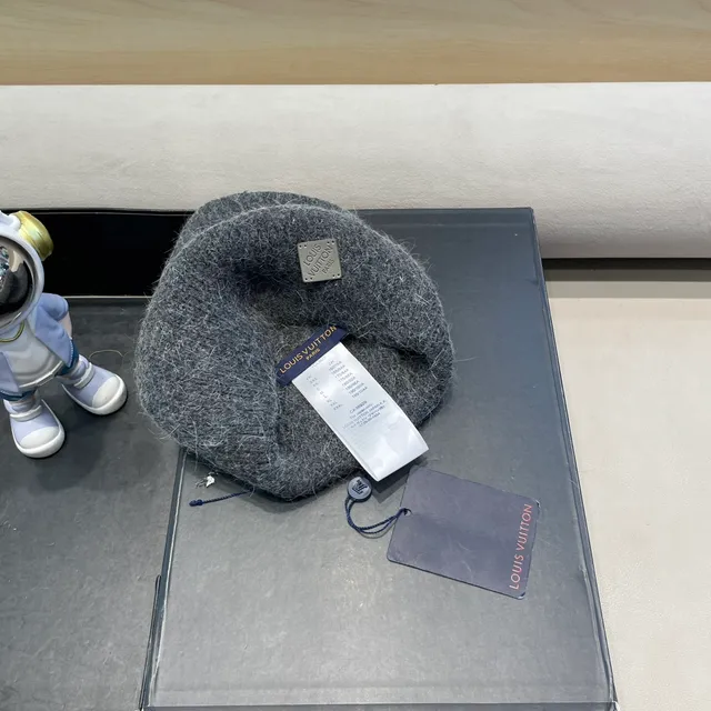 Louis Vuitton Boné Tricô Cinza Heather 2
