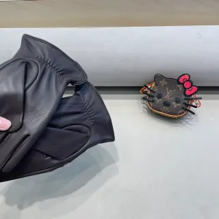 Louis Vuitton Hello Kitty Monogram Mini Marrom Preto Lona Aplicação Bolsa tiracolo