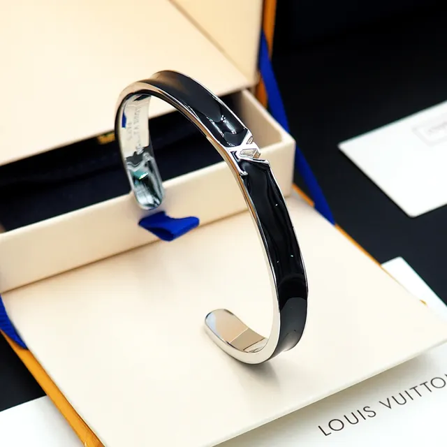 Louis Vuitton Iconic Cuff Noir Émail Or-Ton Bracelet 3