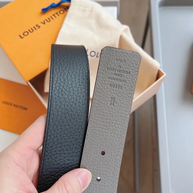 Louis Vuitton Interlocking LV Buckle Cinto de Couro Granulado 5