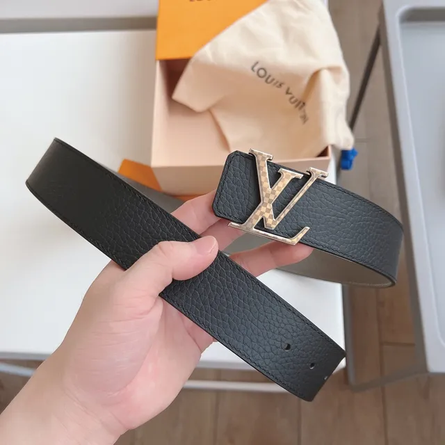 Louis Vuitton Interlocking LV Buckle Cinto de Couro Granulado 7