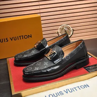 Louis Vuitton لوبفر أسود ذهبي جلد مغطى بمونوغرام LV إبزيم لوبفر