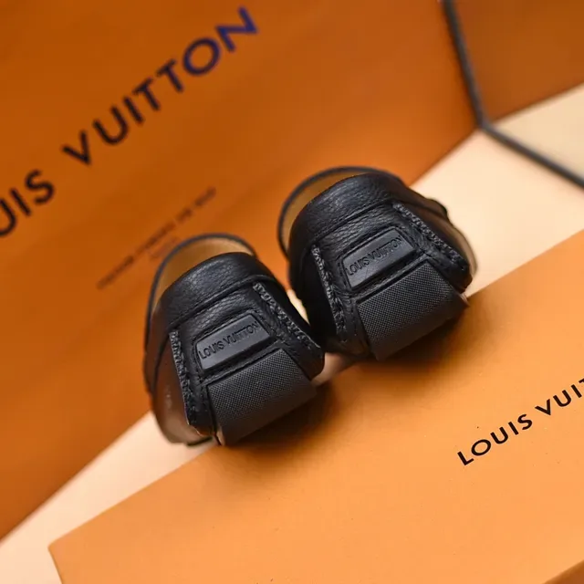 Louis Vuitton Loafer Negro Plata Cuero Granulado Hebilla Metal LV Loafer 2