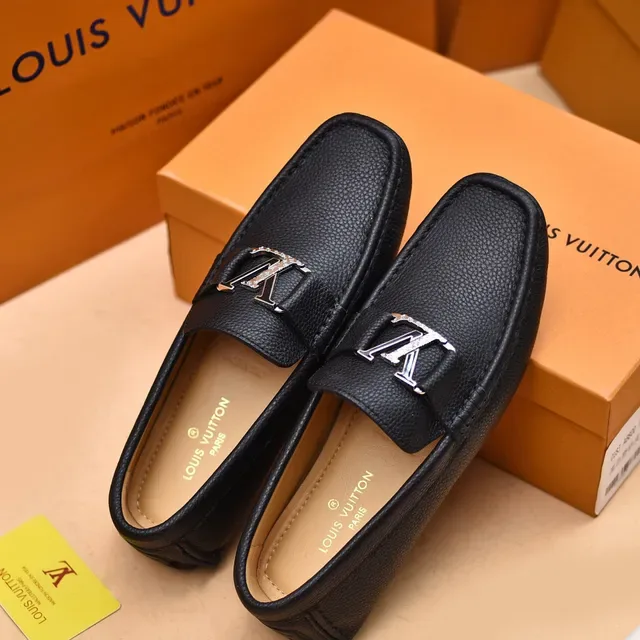 Louis Vuitton Loafer Negro Plata Cuero Granulado Hebilla Metal LV Loafer 3