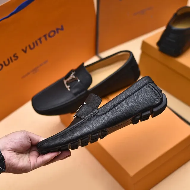 Louis Vuitton Loafer Negro Plata Cuero Granulado Hebilla Metal LV Loafer 7