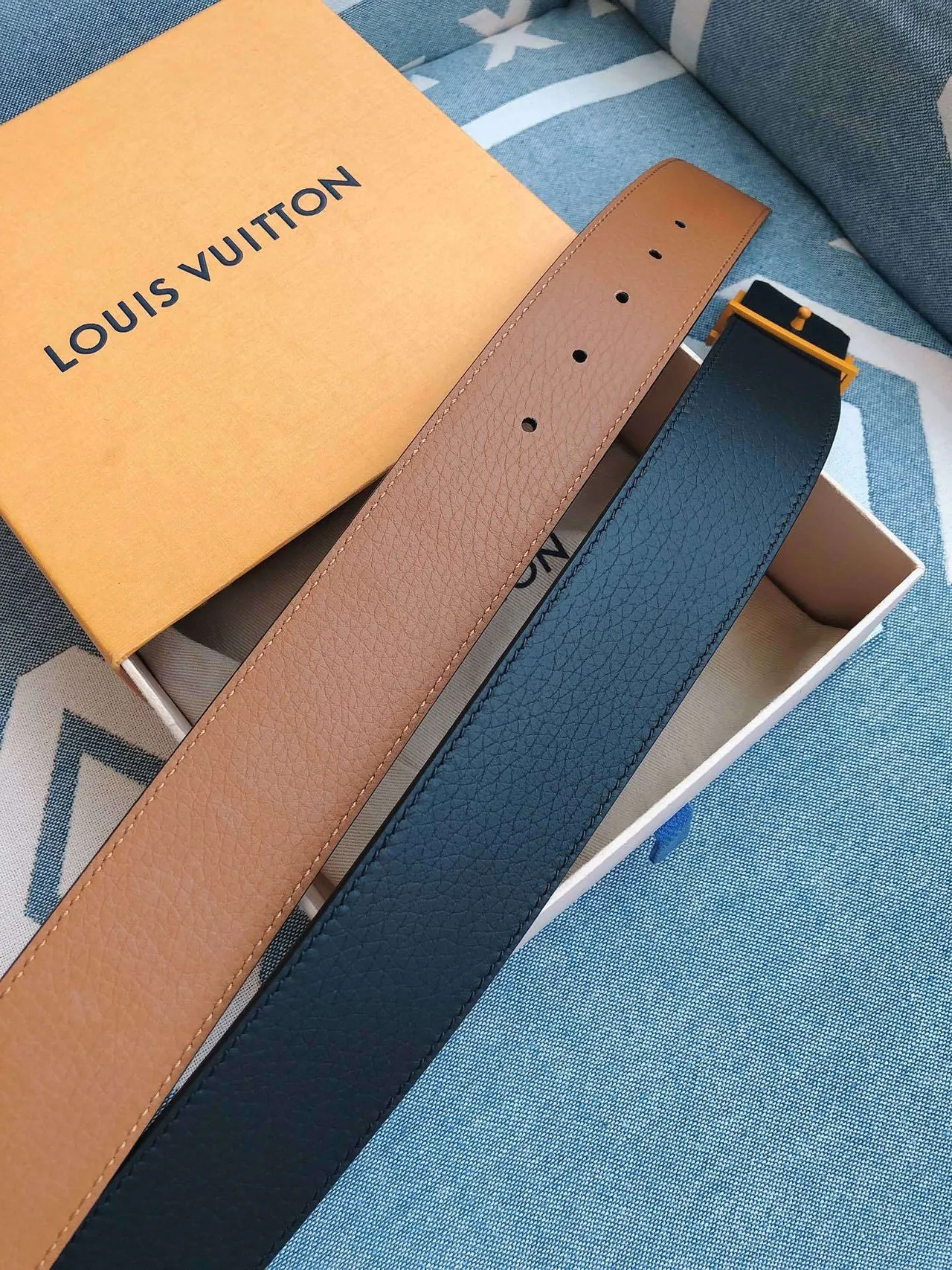 Louis Vuitton LV Cinturón de Cuero Tan 2