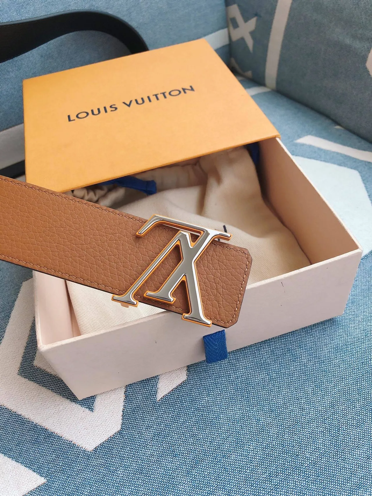 Louis Vuitton LV Cinturón de Cuero Tan 5
