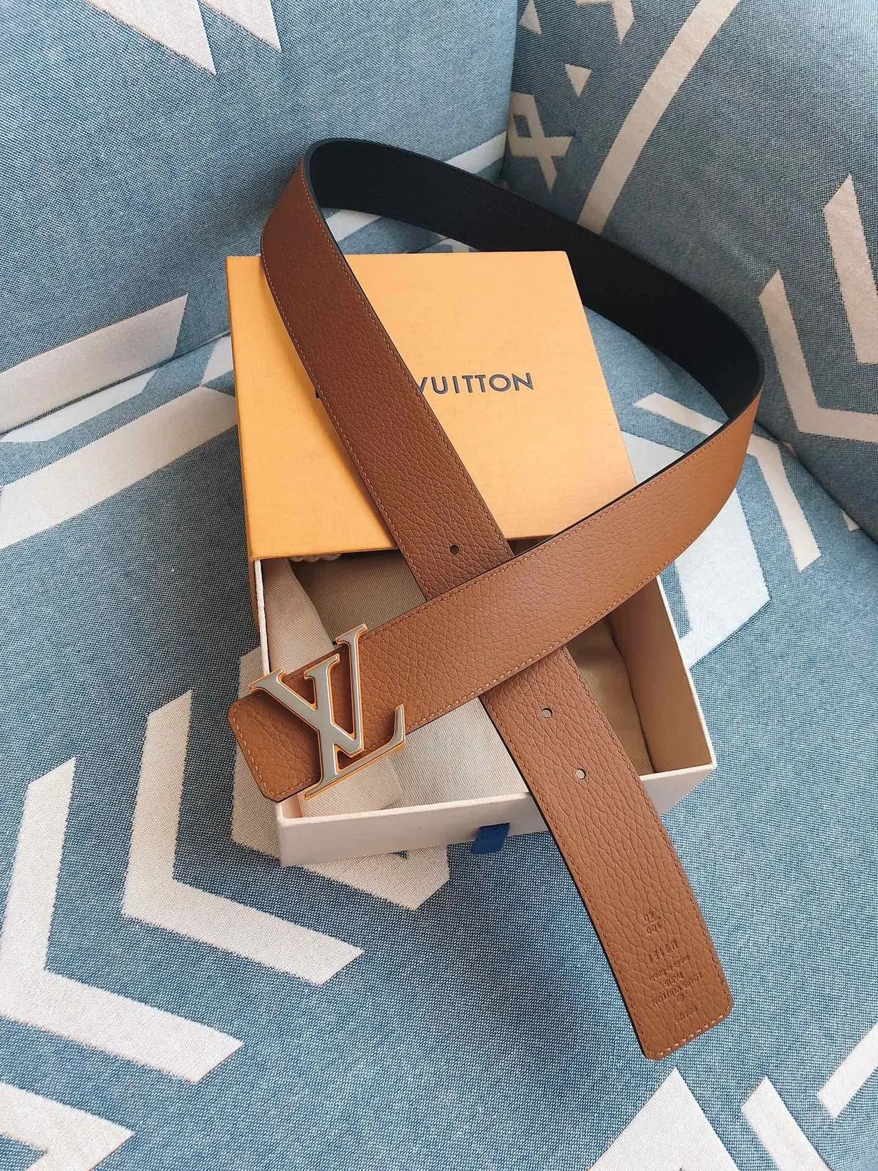 Louis Vuitton LV Cinturón de Cuero Tan 6