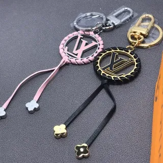 Louis Vuitton LV Circle गुलाबी काला गोलाकार Monogram Medallion बुनकर चमड़ा किनारा हैंडबैग