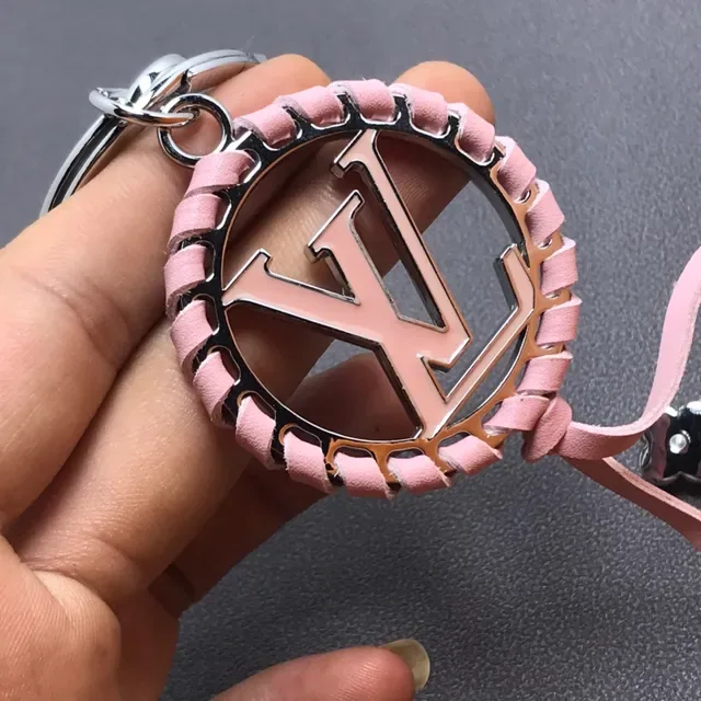 Louis Vuitton LV Circle Rosa Negro Circular Monogram Medallion Ribete Trenzado Cuero Bolso 3