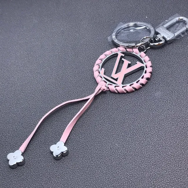 Louis Vuitton LV Circle Rosa Negro Circular Monogram Medallion Ribete Trenzado Cuero Bolso 4