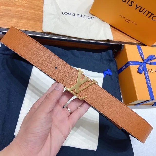 Louis Vuitton LV Initiales Ceinture en cuir beige et noir 5
