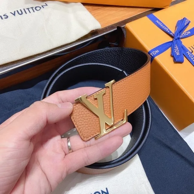 Louis Vuitton LV Initiales Ceinture en cuir beige et noir 9