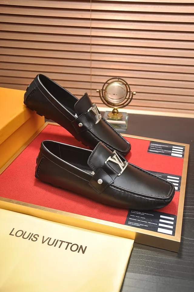 Louis Vuitton LV Mocassim Couro Preto LV Twist Buckle Mocassins 4
