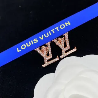أقراط Louis Vuitton LV Monogram Pavé كريستال ذهب وردي