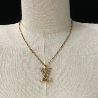 Louis Vuitton LV মনোগ্রাম টেক্সচার্ড পেন্ডেন্ট হার