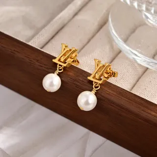 Brincos Louis Vuitton LV Pérola Dourado Branco Monogram Stud Pendentes