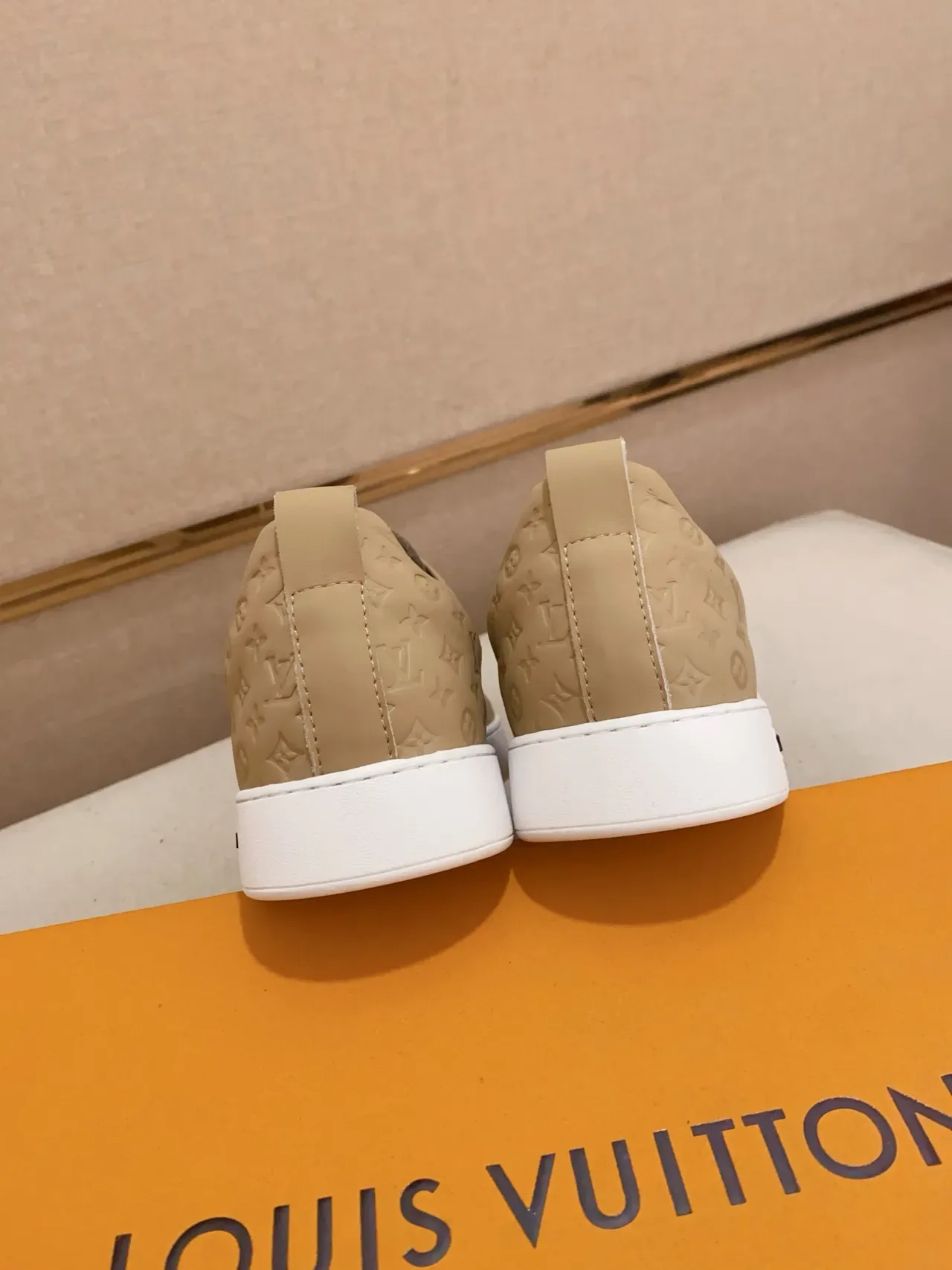 لويس فتون LV Trainer بيج بني Slip-On Monogram-Embossed Lifestyle Sneakers 3