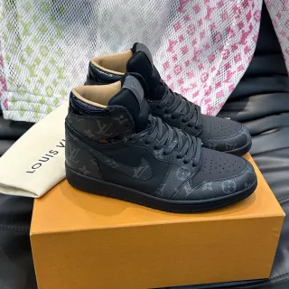 Louis Vuitton LV Trainer Negro Beige Cuero Monogramado Silueta Alta Lifestyle Sneakers