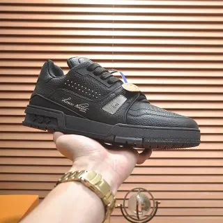 Louis Vuitton LV Trainer Preto Dourado Couro Granulado Sola Intermediária de Borracha Multicamadas Tênis Lifestyle