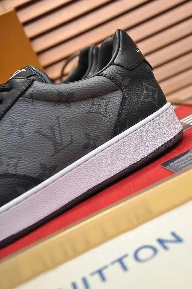 লুইস ভিটন LV Trainer কালো সাদা মনোগ্রাম প্রিন্ট চামড়ার লো-টপ লাইফস্টাইল স্নিকার্স 3
