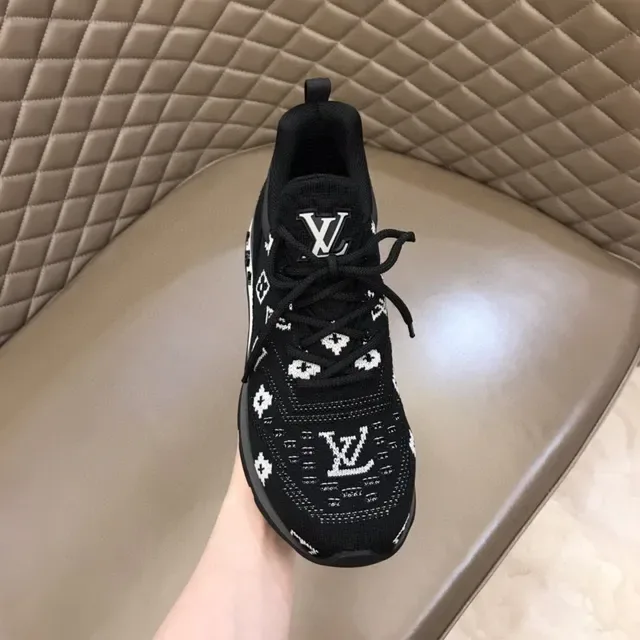 Louis Vuitton LV Trainer Noir Blanc Transparent Talon Air Unit Motifs Embossés Sneakers Lifestyle 4