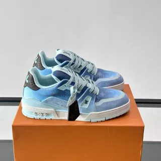 Louis Vuitton LV Trainer Sneakers Lifestyle Bleu Brun Gradient Cuir Supérieur Monogramme Toile Étiquette du Talon