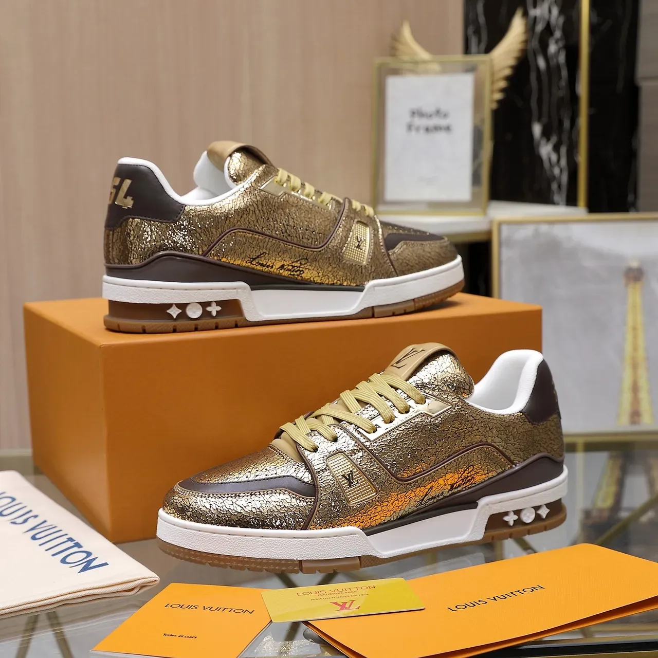 लुई विटन LV Trainer गोल्ड ब्राउन मेटेलिक क्रैकल लेदर ओवरले लाइफस्टाइल स्नीकर 4