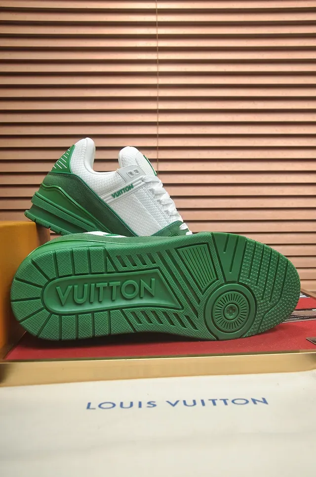 Louis Vuitton LV Verde Branco Sola Chunky Layered Midsole Ante E Malha Superior Sneakers Lifestyle 3