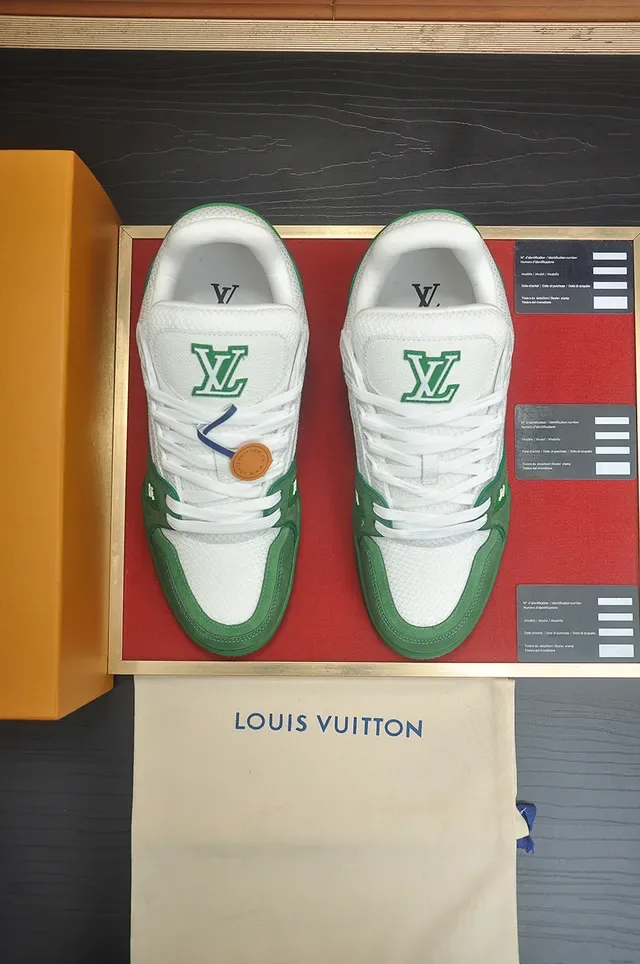 Louis Vuitton LV Verde Branco Sola Chunky Layered Midsole Ante E Malha Superior Sneakers Lifestyle 5
