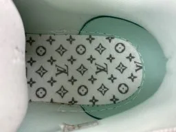 Louis Vuitton LV Trainer Verde Branco Sola Média Multicamadas Malha Perfurada Superior Tênis Lifestyle 8