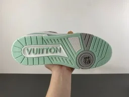 Louis Vuitton LV Trainer Verde Branco Sola Média Multicamadas Malha Perfurada Superior Tênis Lifestyle 9