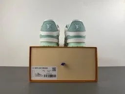 Louis Vuitton LV Trainer Verde Branco Sola Média Multicamadas Malha Perfurada Superior Tênis Lifestyle 17