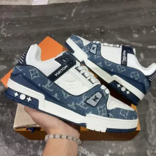 Louis Vuitton LV Trainer Navy White Monogrammed Denim Upper Tênis Lifestyle Assimétrico Cinto Brand