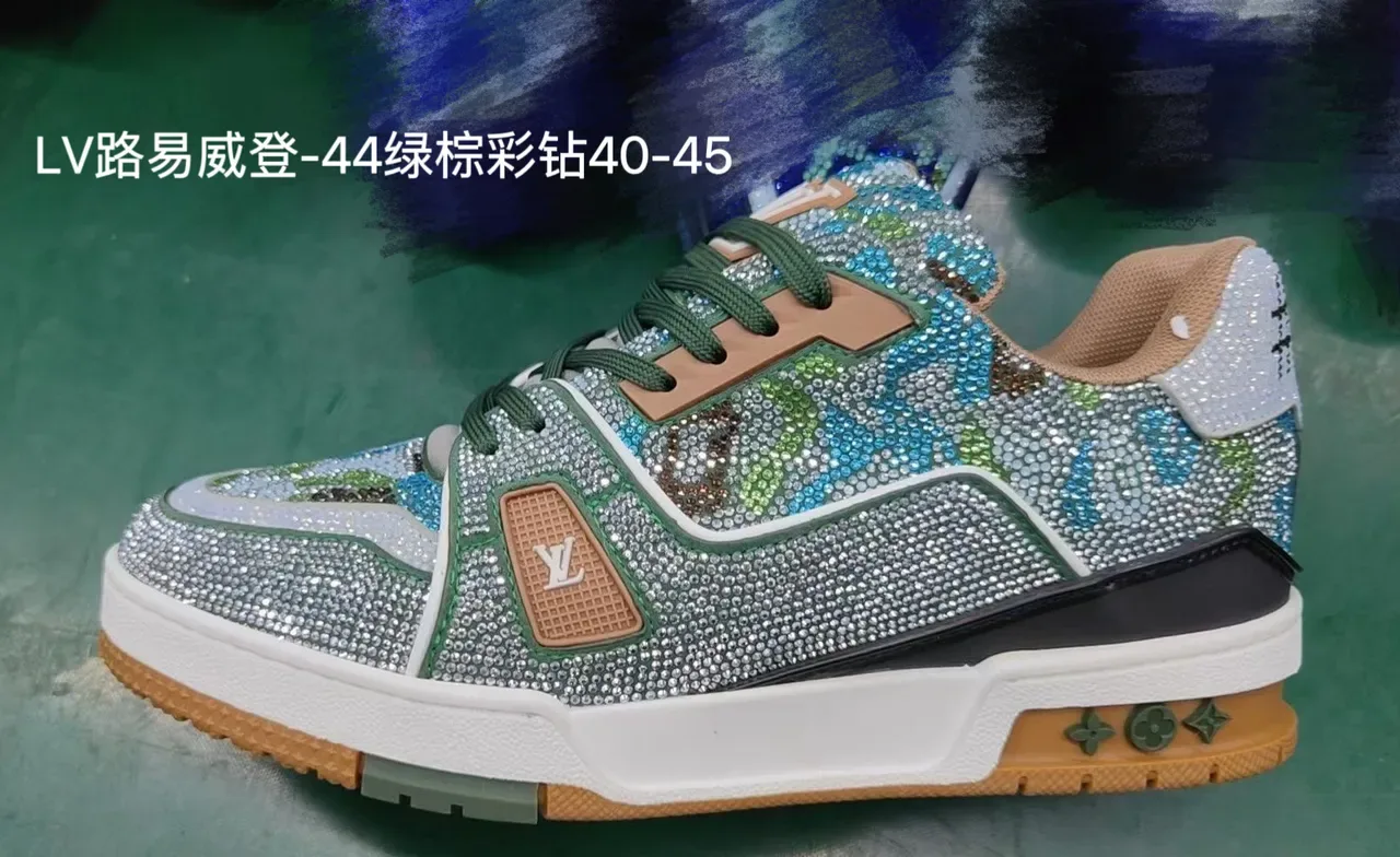 Louis Vuitton LV Trainer White Blue Crystal-Embellished Mesh Upper Lifestyle Sneakers 3